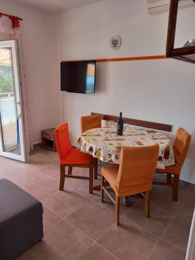 Apartman Rebeka Jezera Exterior foto